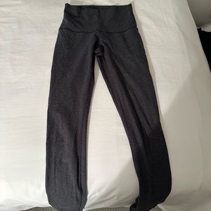 Size 2 lululemon heather grey leggings! 7/8 length.